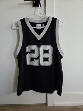 Aritzia Black & White Sleeveless Jersey Tank with '28'